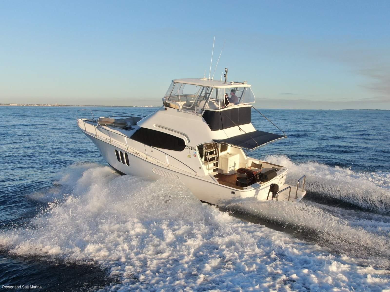 Thumbnail 4 - Bella 420 Flybridge Platinum