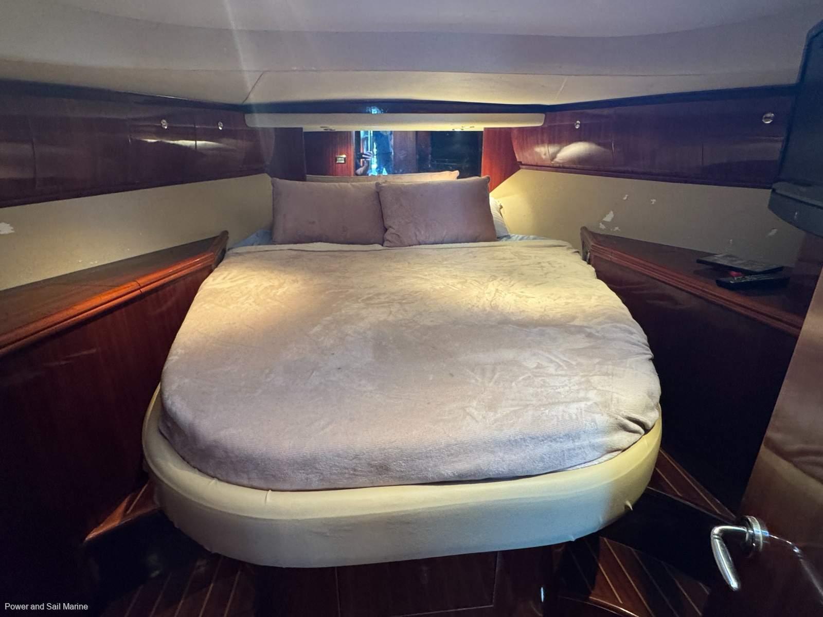 Thumbnail 23 - Bella 420 Flybridge Platinum