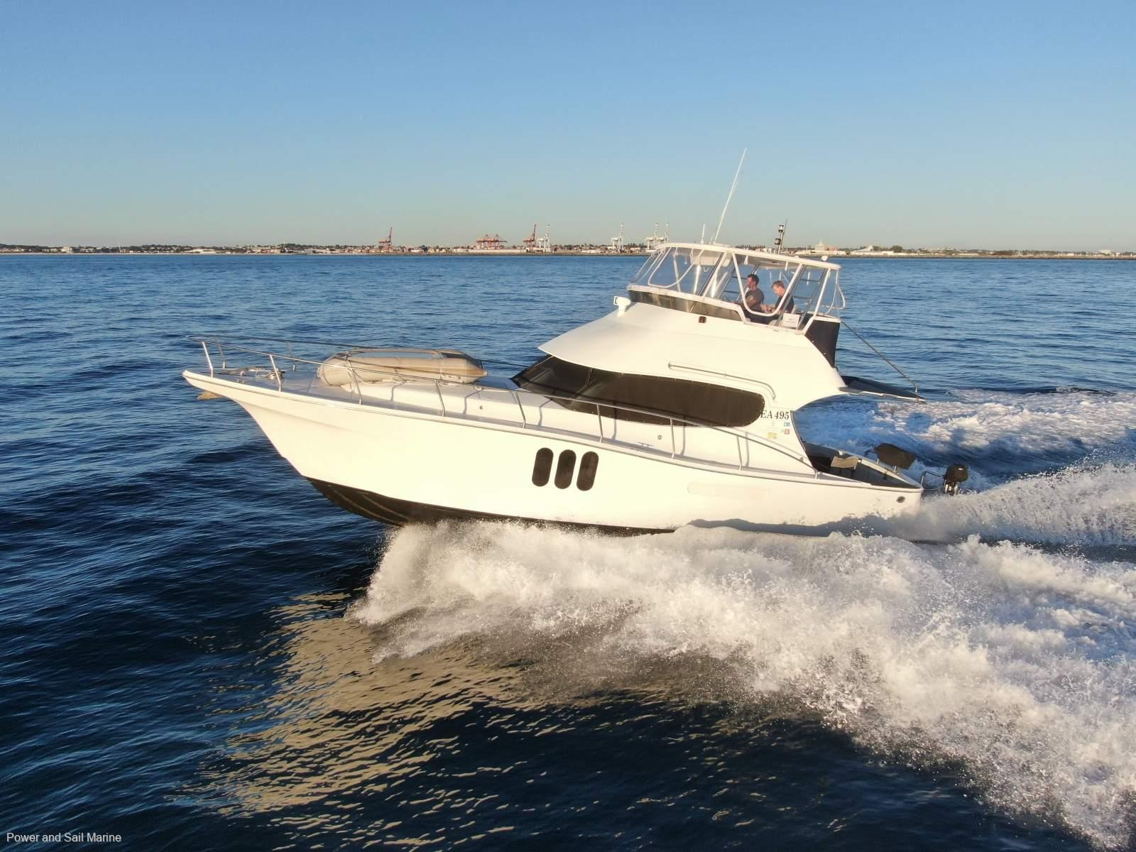 Thumbnail 3 - Bella 420 Flybridge Platinum