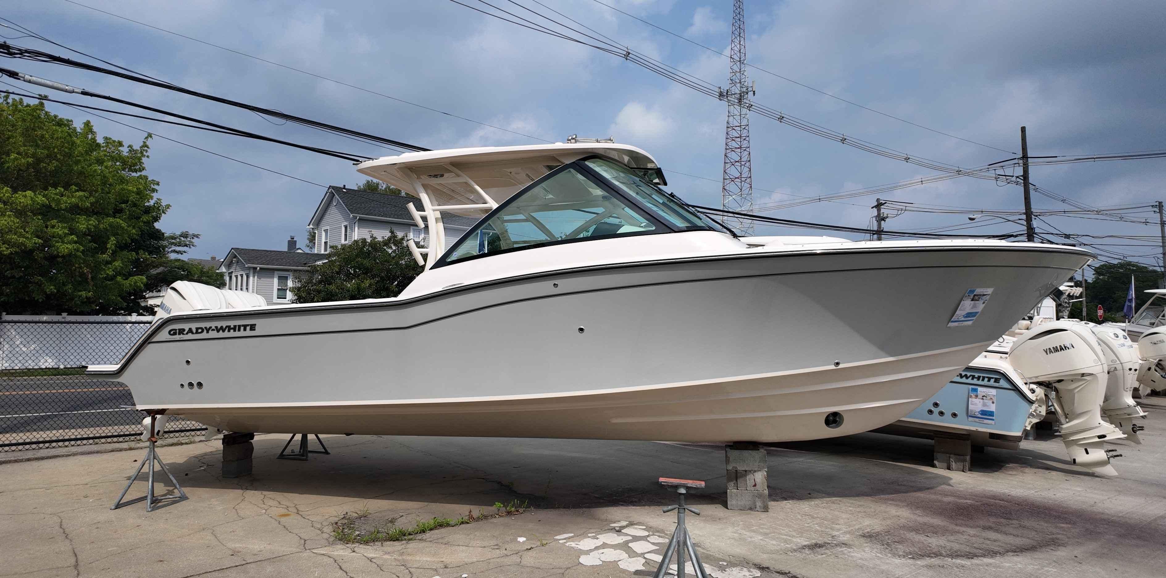 Grady White FREEDOM 325