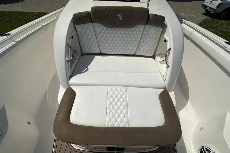 Thumbnail 10 - Edgewater 370CC