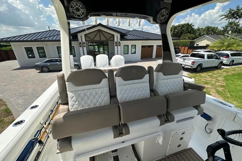 Thumbnail 14 - Edgewater 370CC