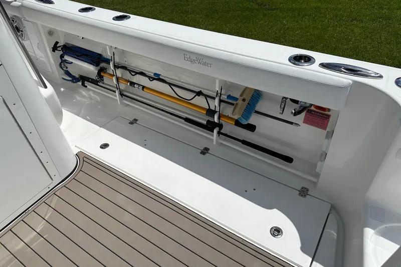 Thumbnail 25 - Edgewater 370CC