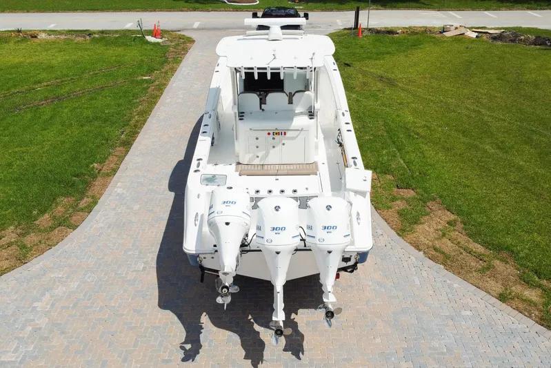 Thumbnail 4 - Edgewater 370CC