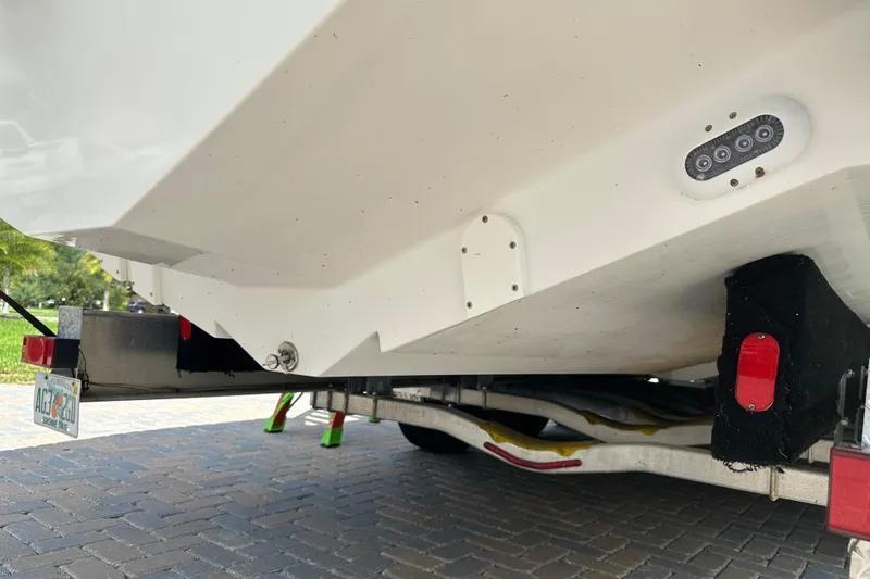 Thumbnail 27 - Edgewater 370CC