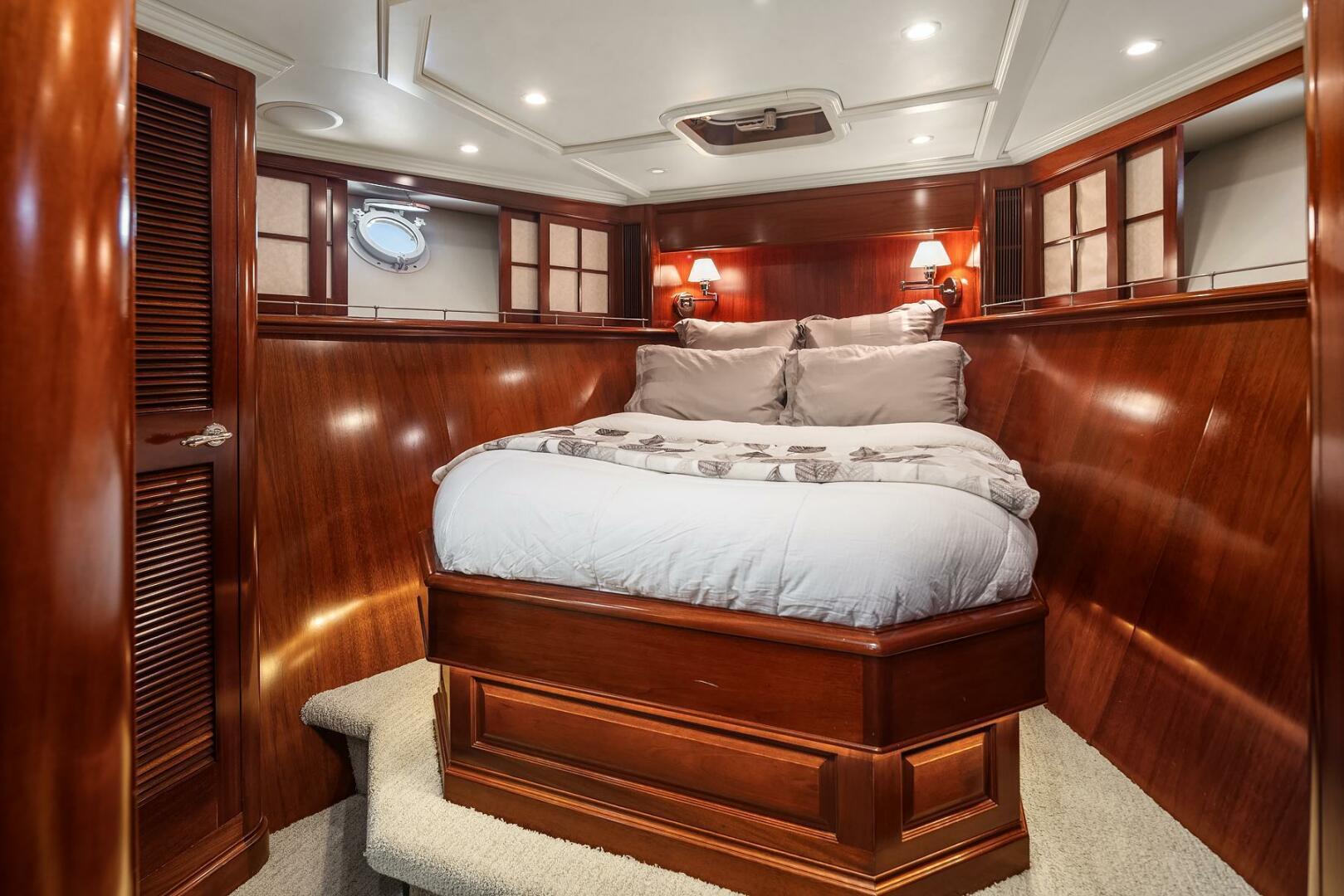 Thumbnail 35 - Rayburn Custom Yachts Flush Deck
