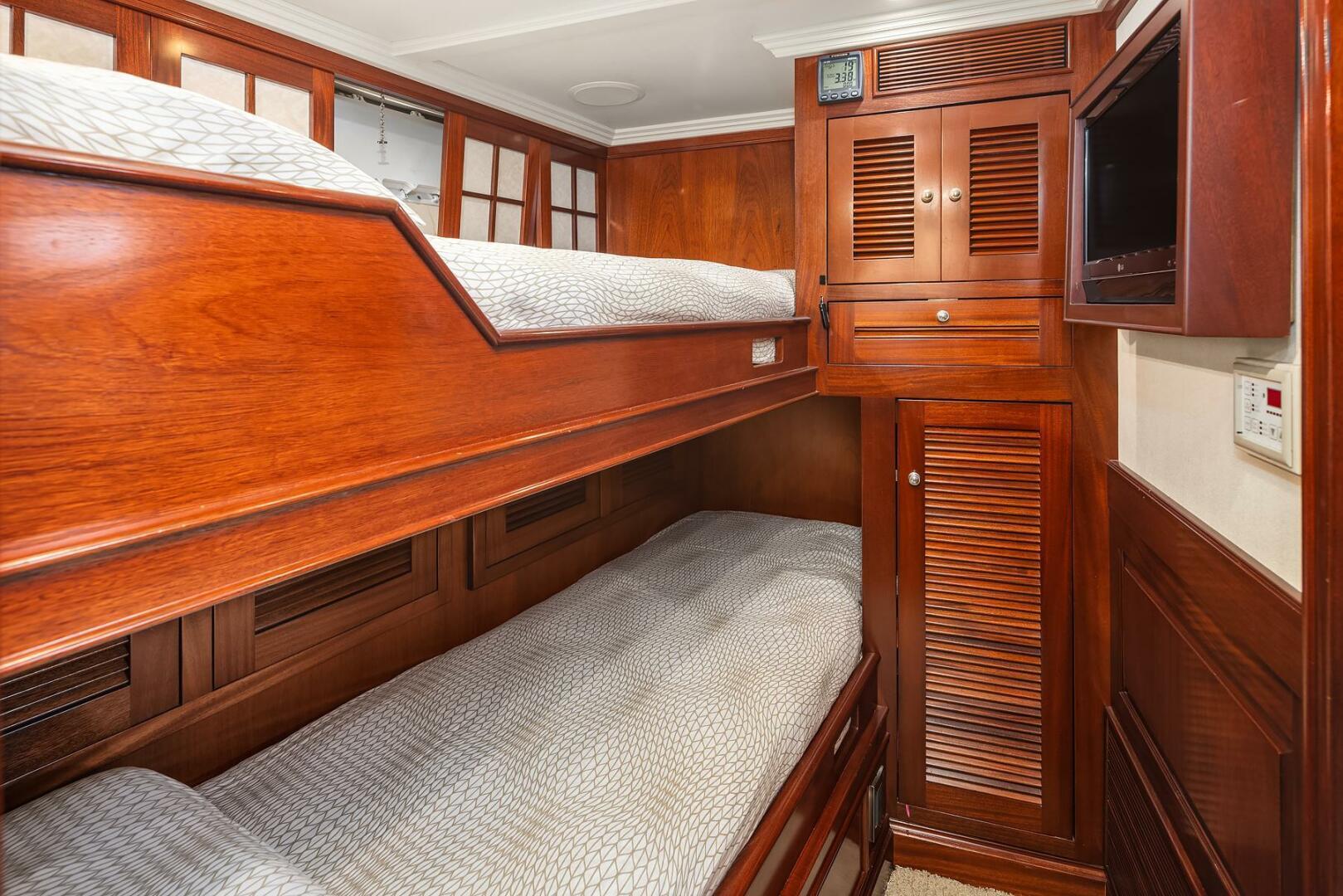 Thumbnail 38 - Rayburn Custom Yachts Flush Deck
