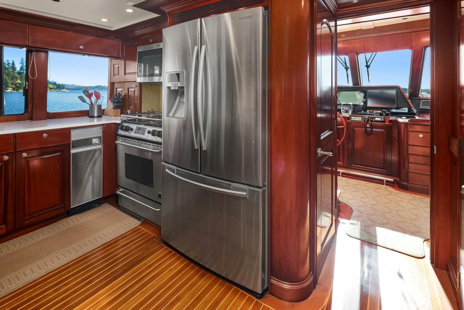 Thumbnail 15 - Rayburn Custom Yachts Flush Deck