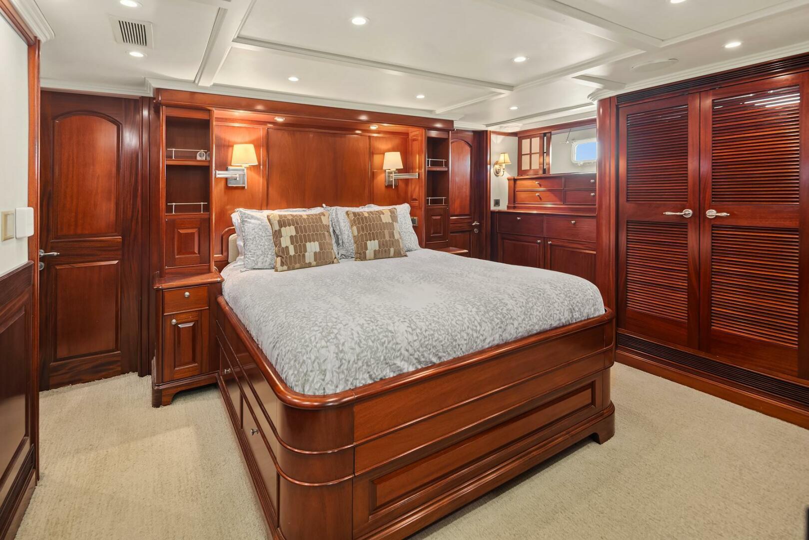 Thumbnail 25 - Rayburn Custom Yachts Flush Deck