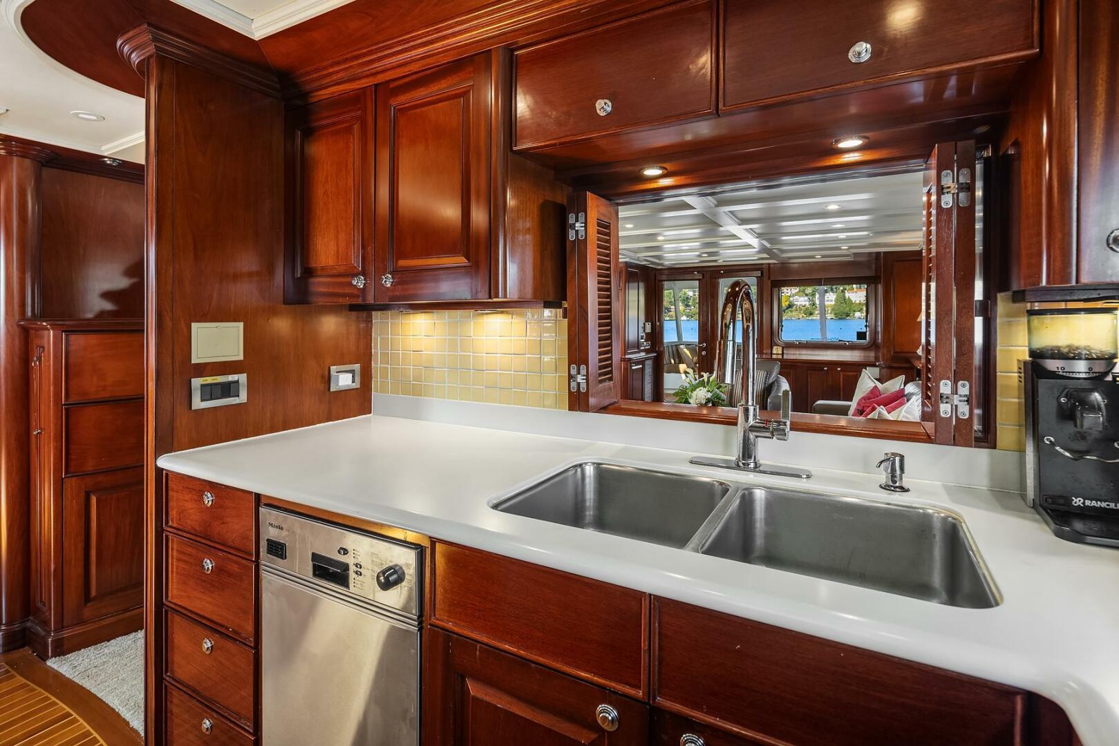 Thumbnail 14 - Rayburn Custom Yachts Flush Deck