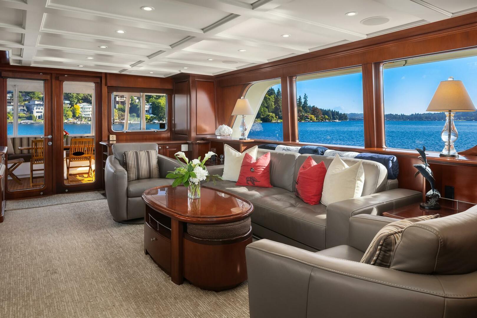 Thumbnail 10 - Rayburn Custom Yachts Flush Deck