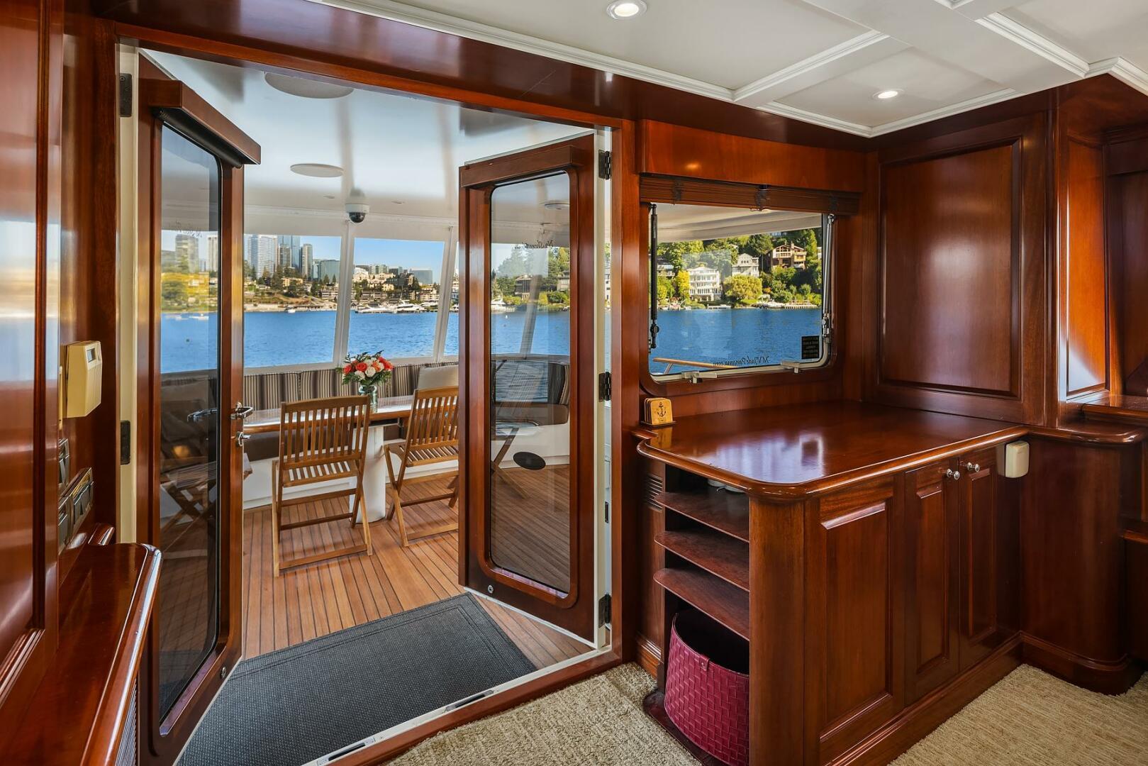 Thumbnail 11 - Rayburn Custom Yachts Flush Deck