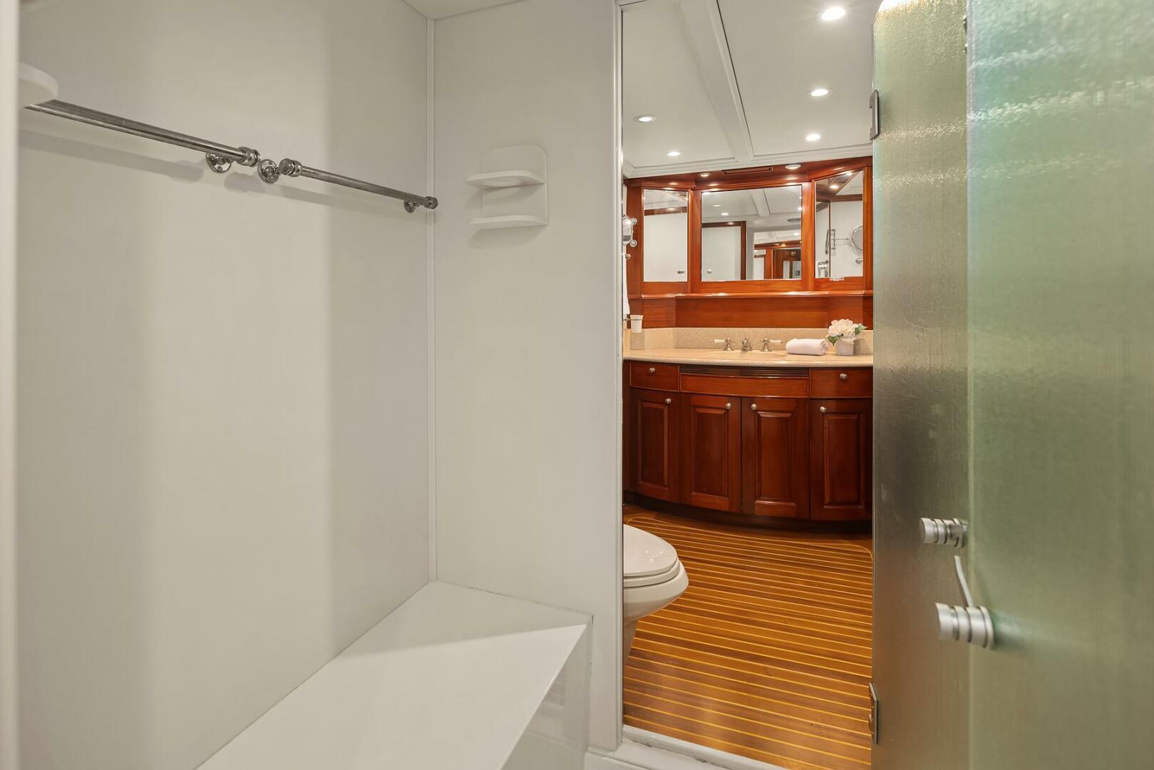Thumbnail 31 - Rayburn Custom Yachts Flush Deck