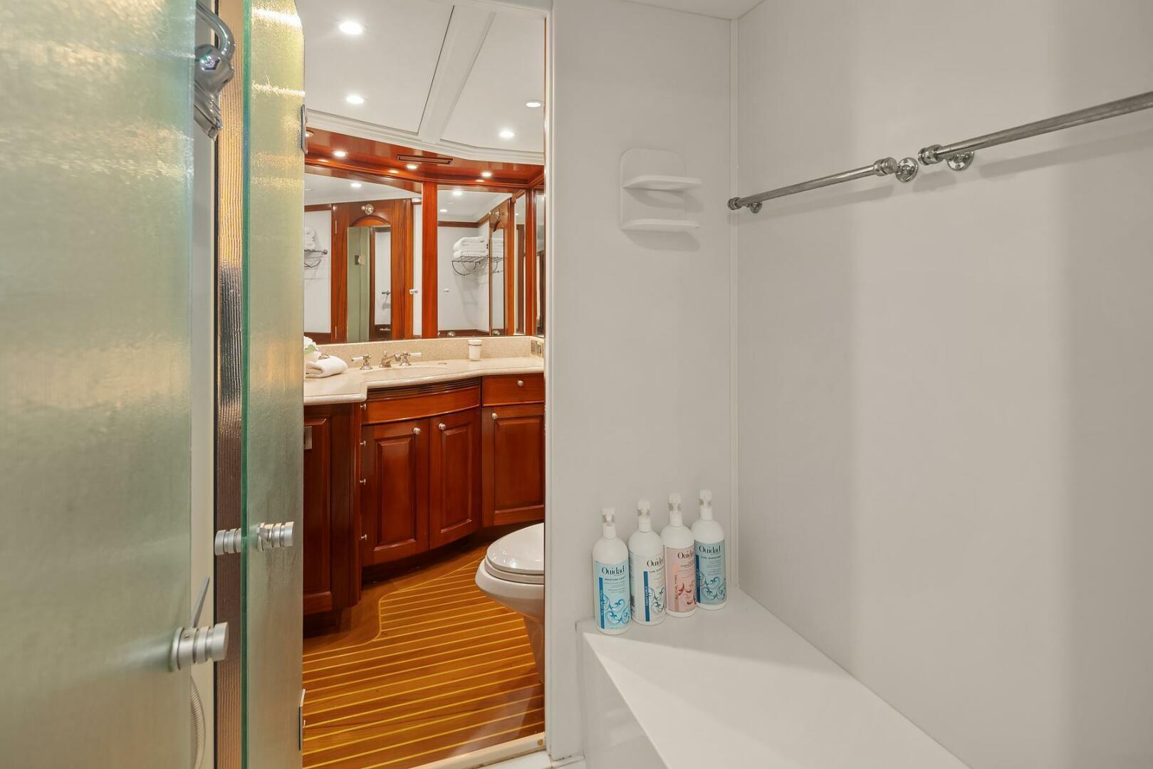 Thumbnail 29 - Rayburn Custom Yachts Flush Deck