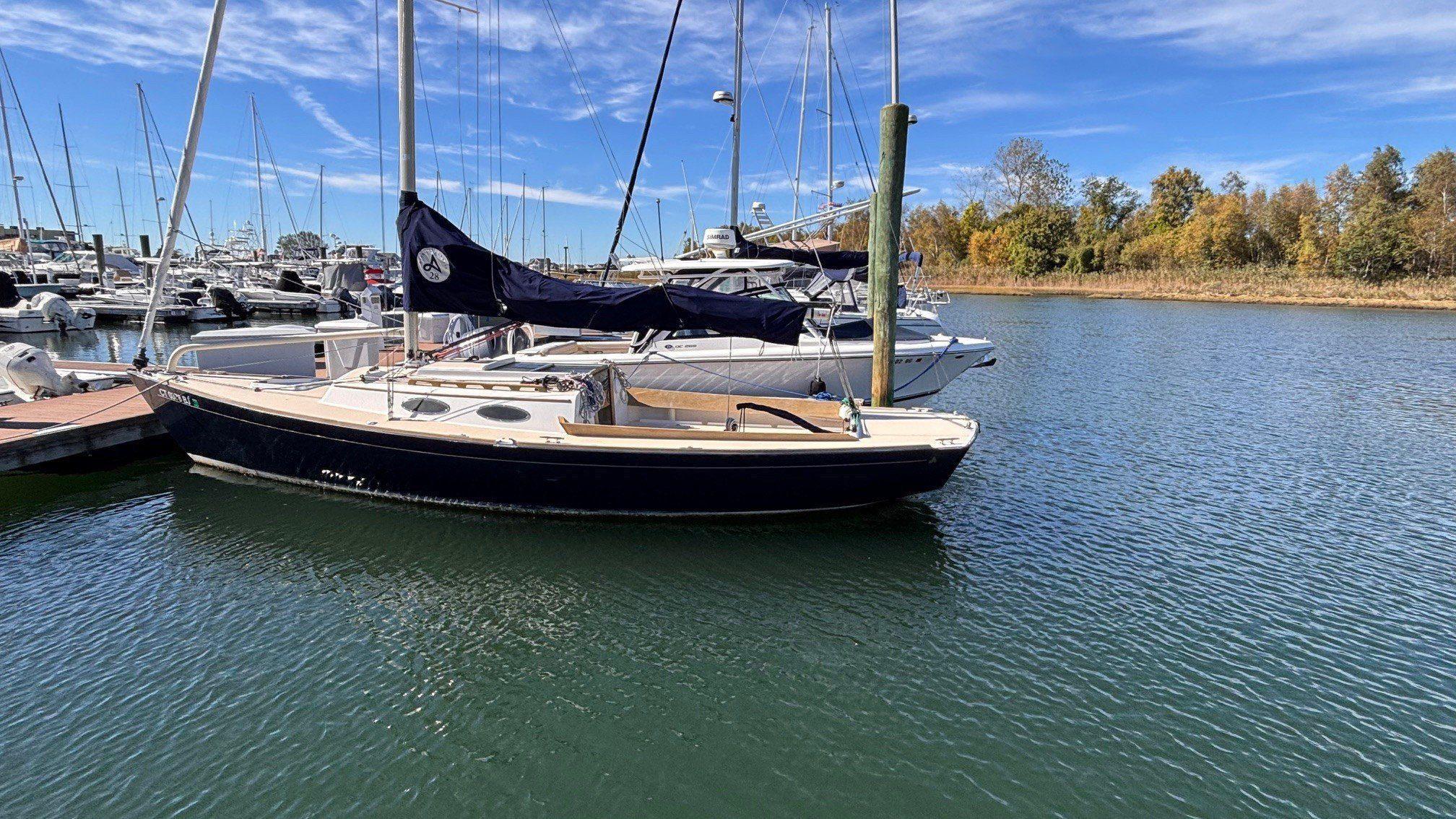 Alerion Express 28