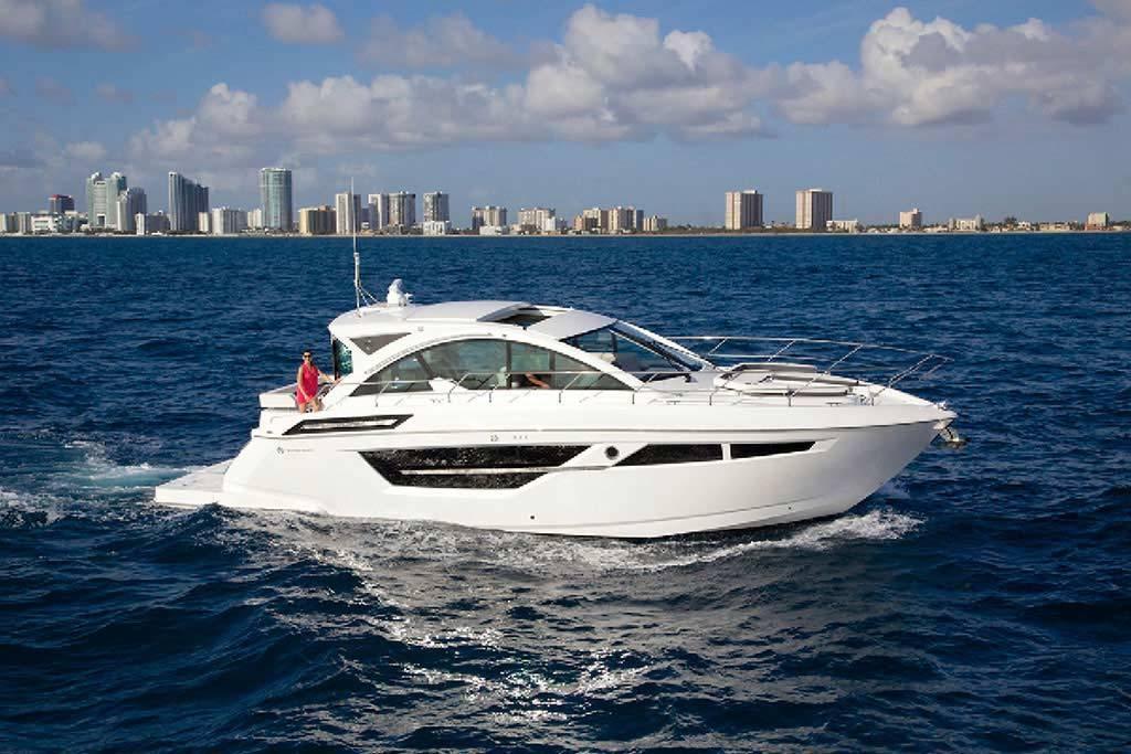 Cruisers Yachts 50 CANTIUS