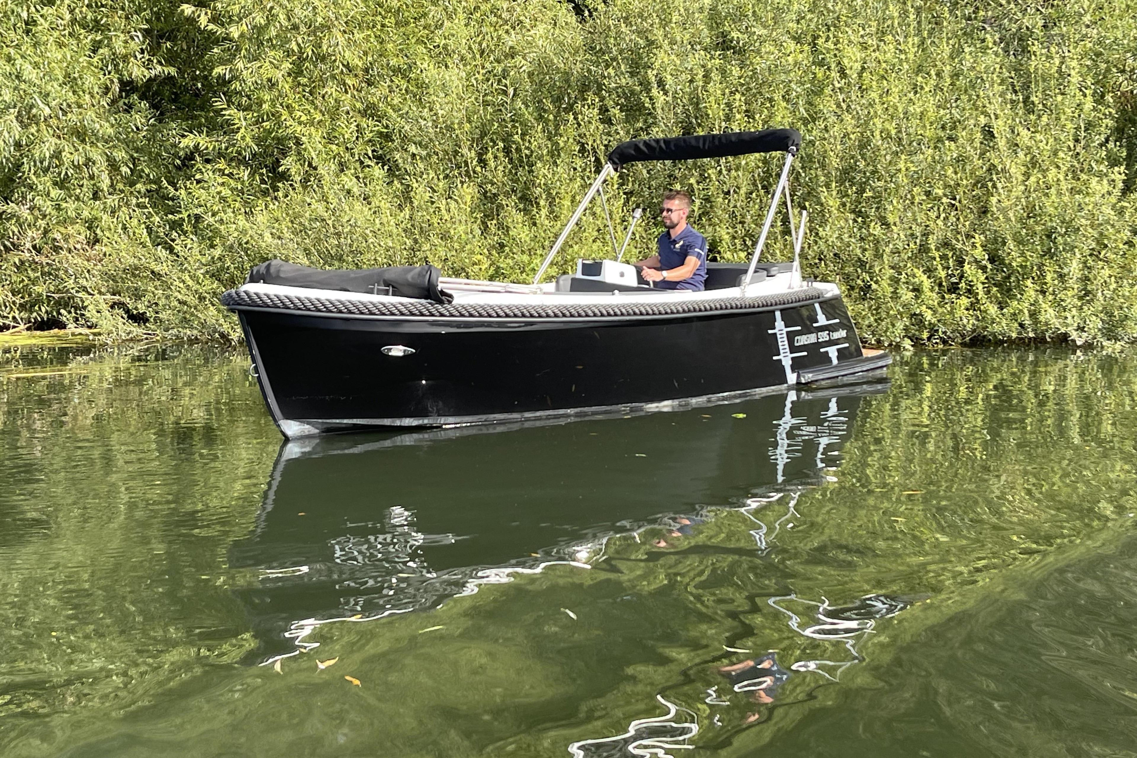 Corsiva 595 Tender