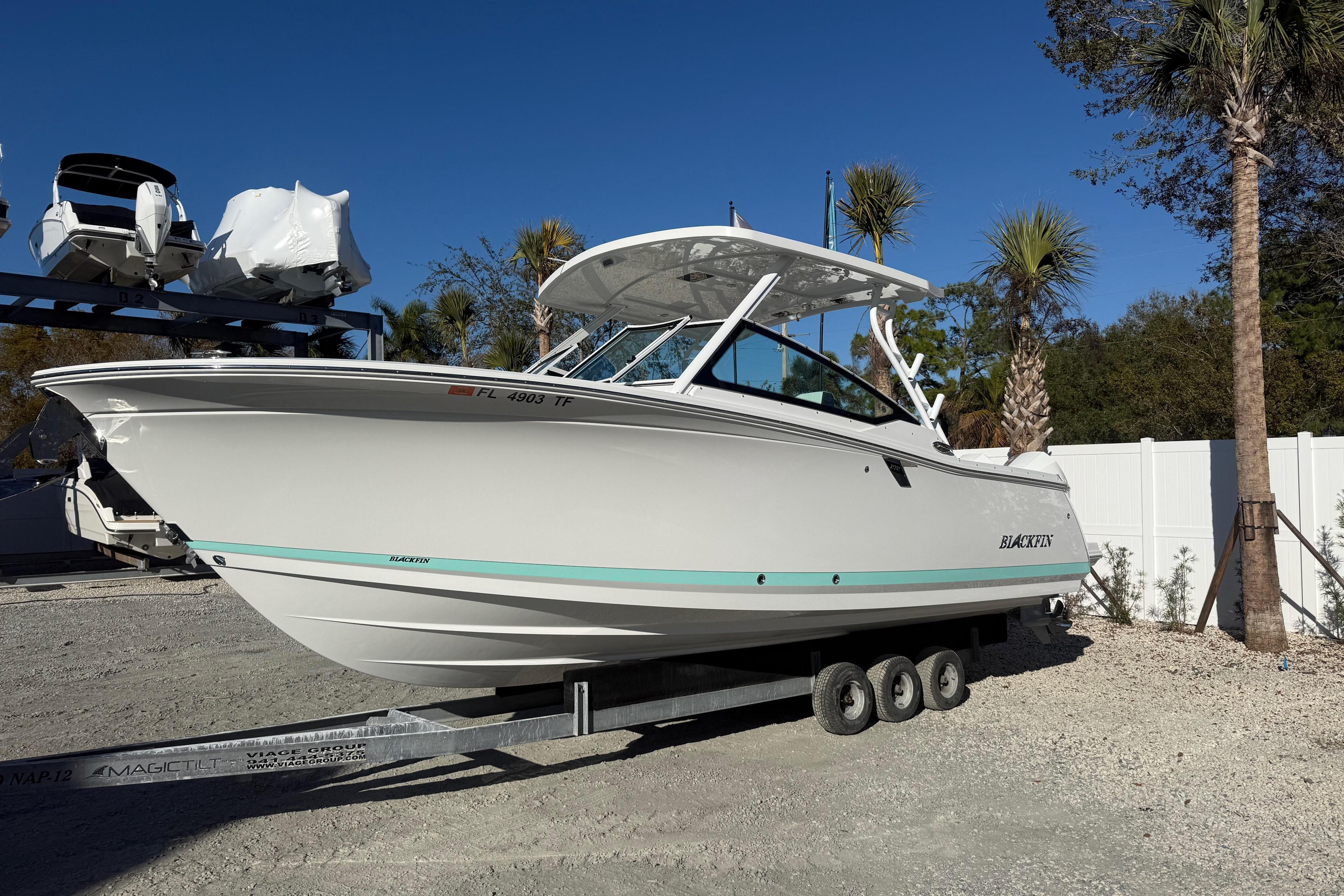 Blackfin 272 DC