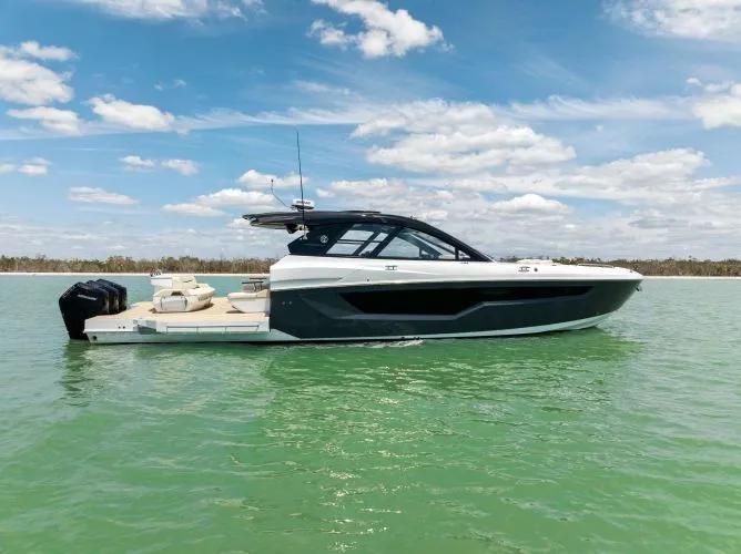 Cruisers Yachts 50