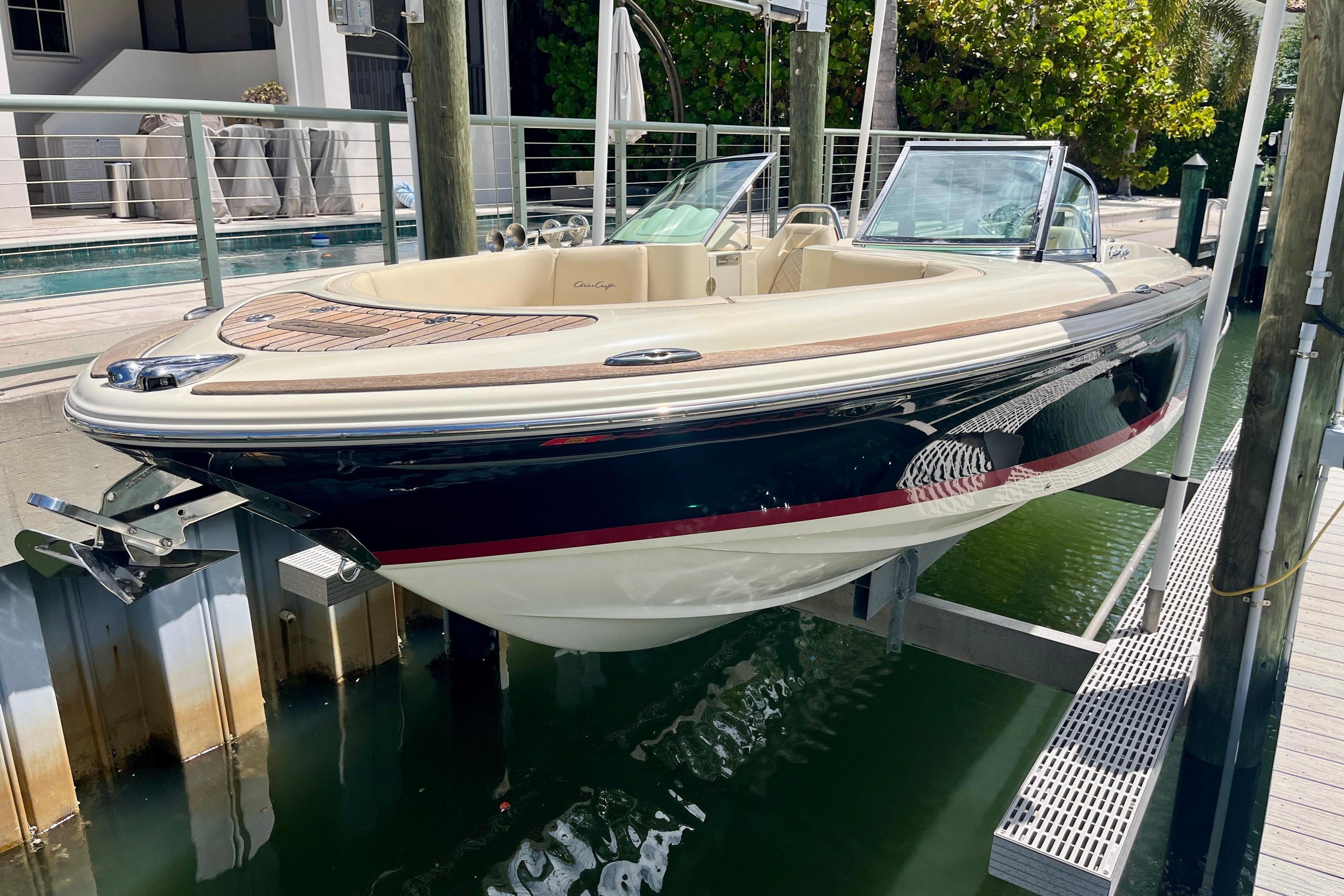 Chris-Craft Launch 27
