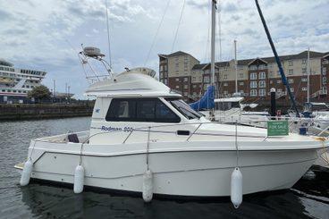 Rodman 800 Flybridge