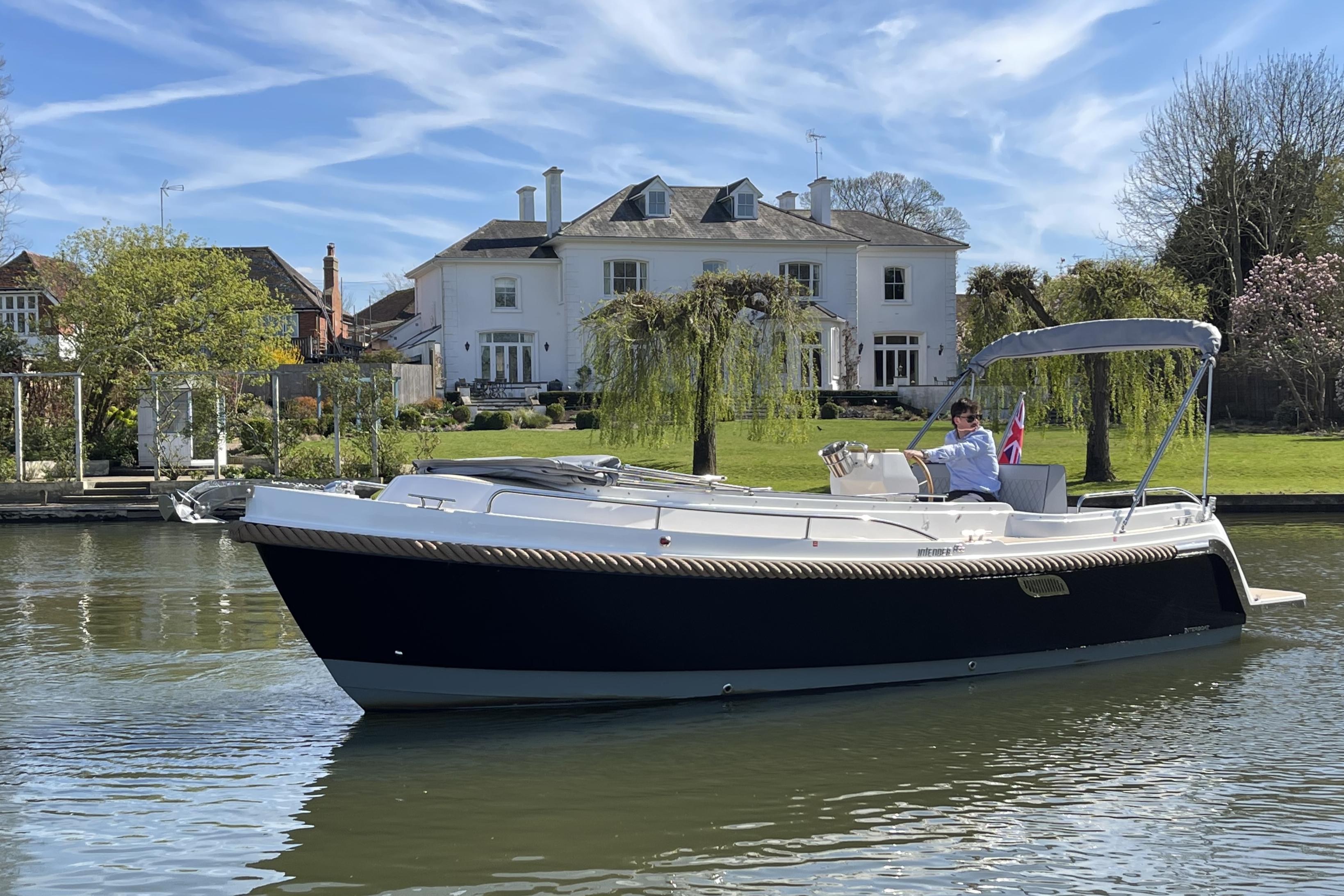 Interboat Intender 850