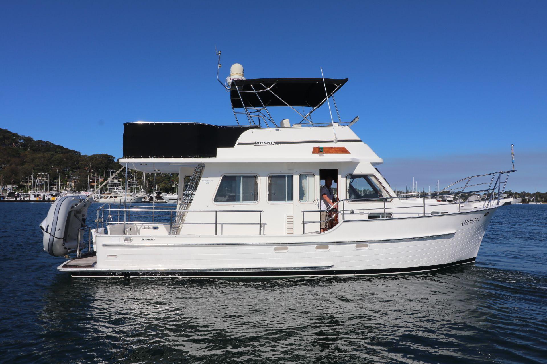 Integrity 350 MkII Flybridge Cruiser