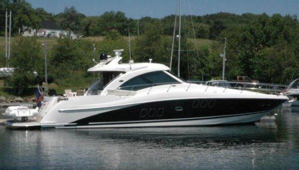 Sea Ray 460 Express Cruiser