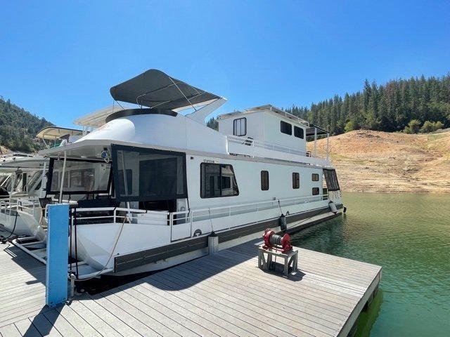 Leisurecraft Houseboat 15X56