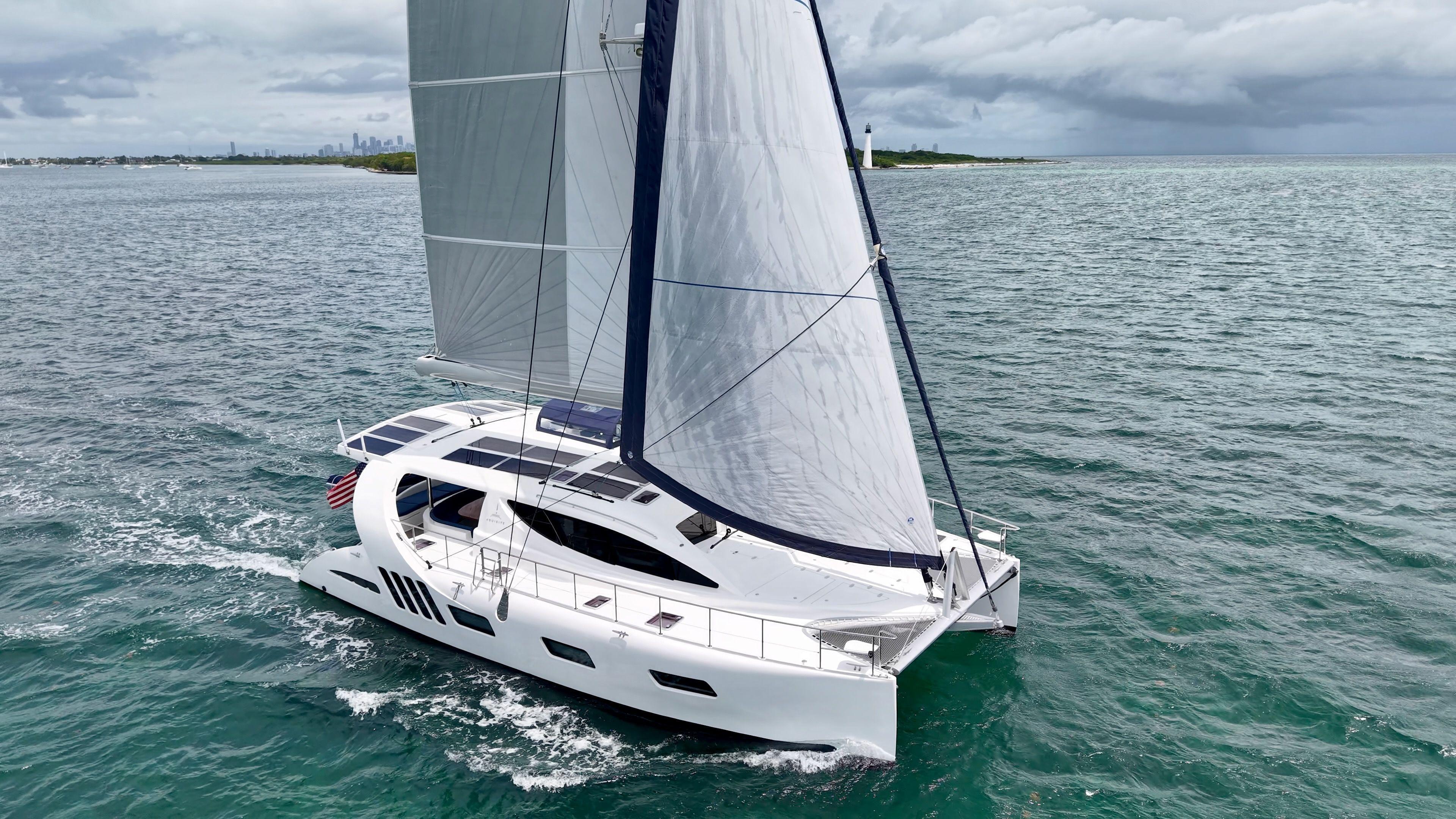 Xquisite Yachts X5 PLUS