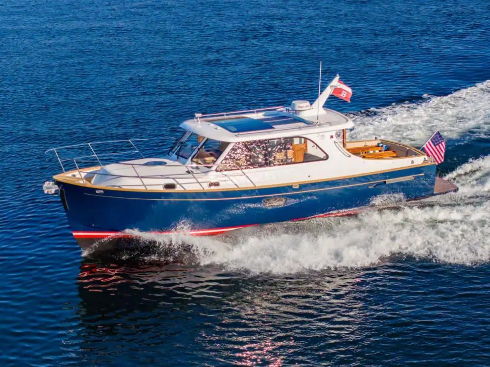 2027 for sale in Portsmouth, RI, US