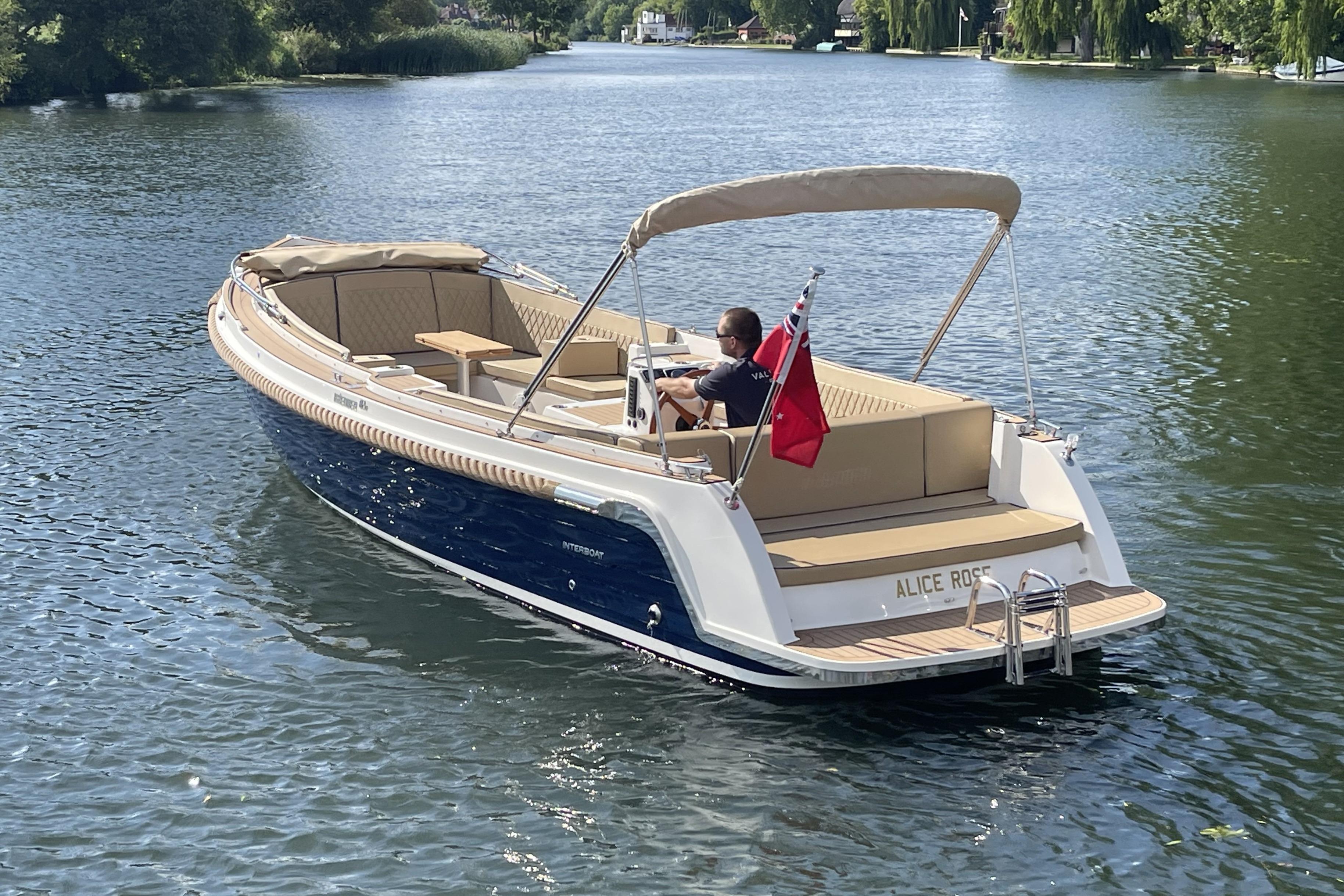 Interboat Intender 820