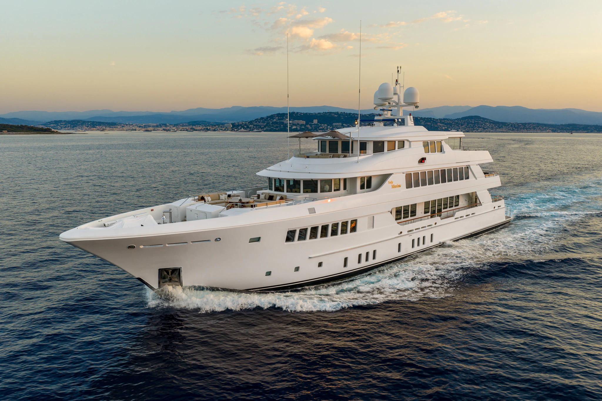2010 Royal Hakvoort Shipyard for sale in Dubai, United Arab Emirates