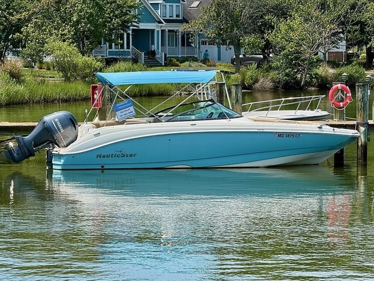 NauticStar 243 DC
