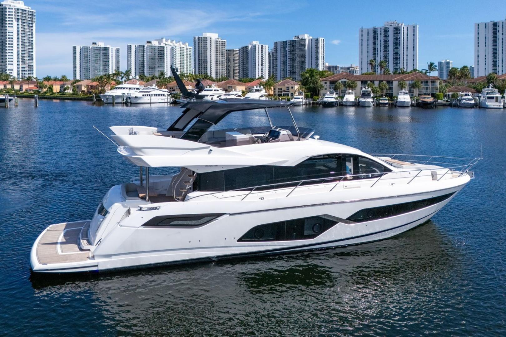 Sunseeker Manhattan