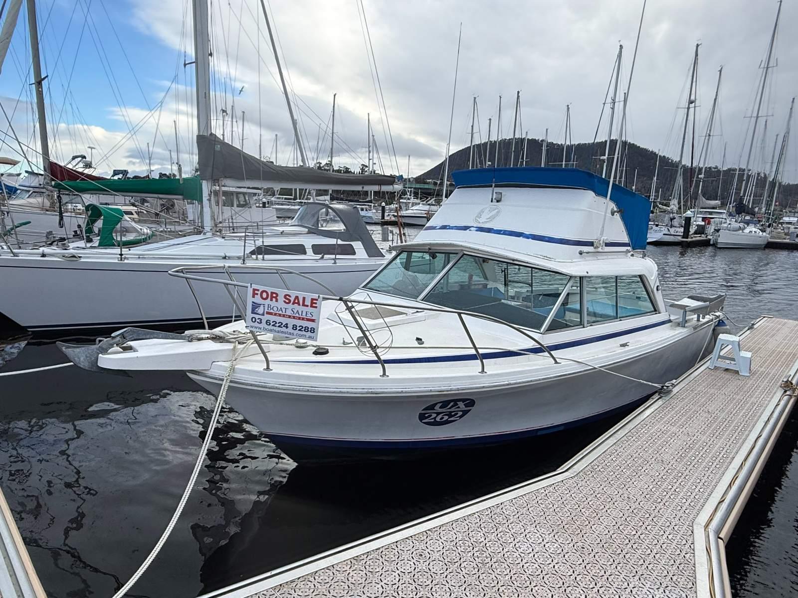 25 Flybridge Cruiser