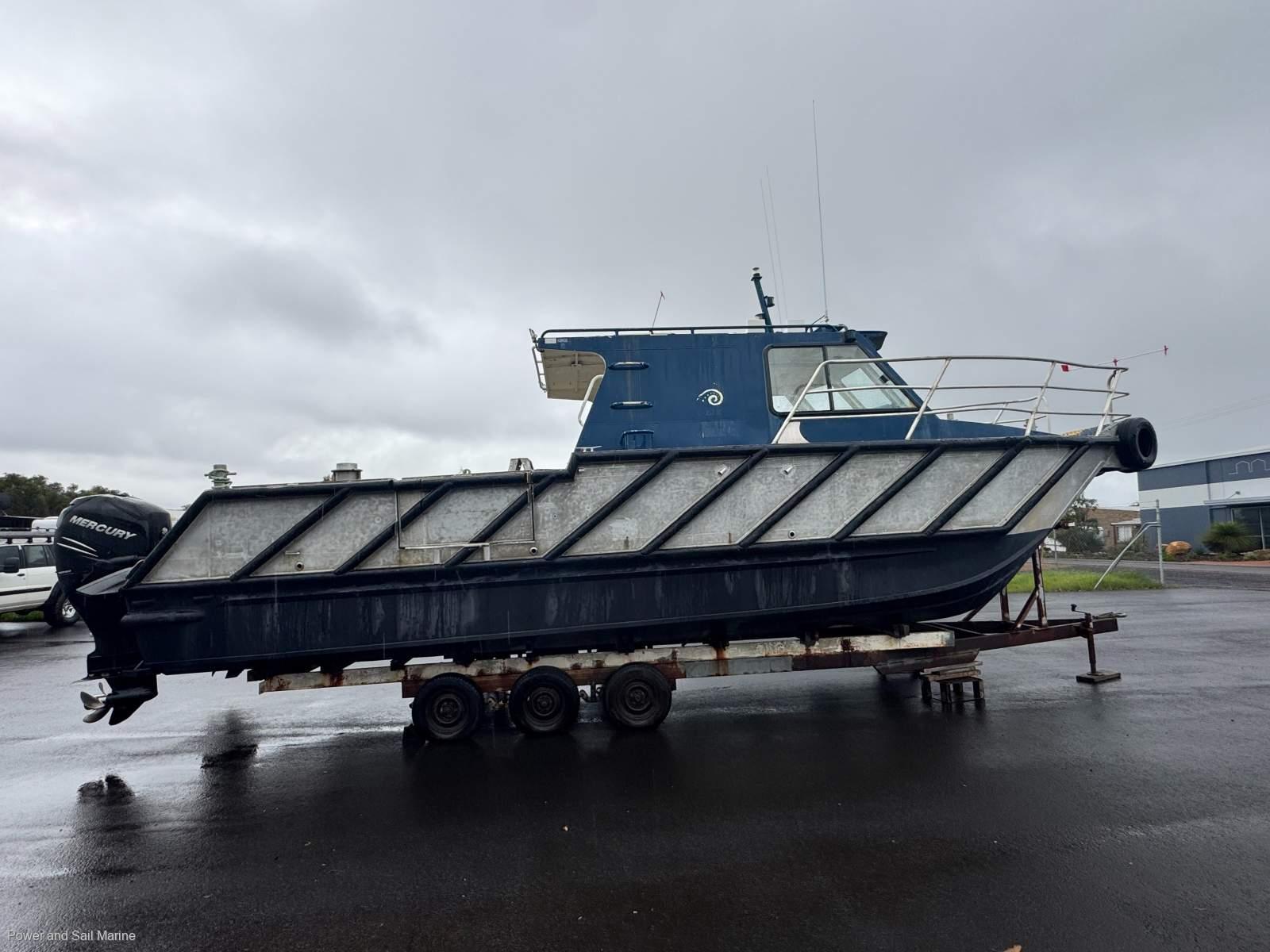 2000 for sale in Power and Sail Marine