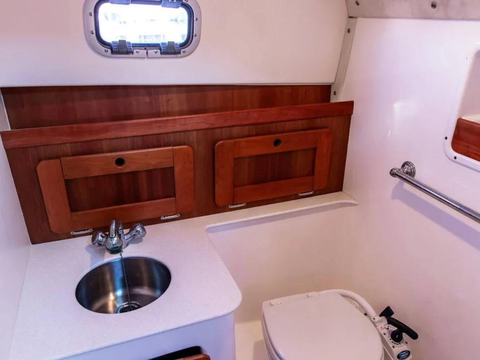 2007 Hunt Yachts Surfhunter 29 for sale in Portsmouth, RI, US