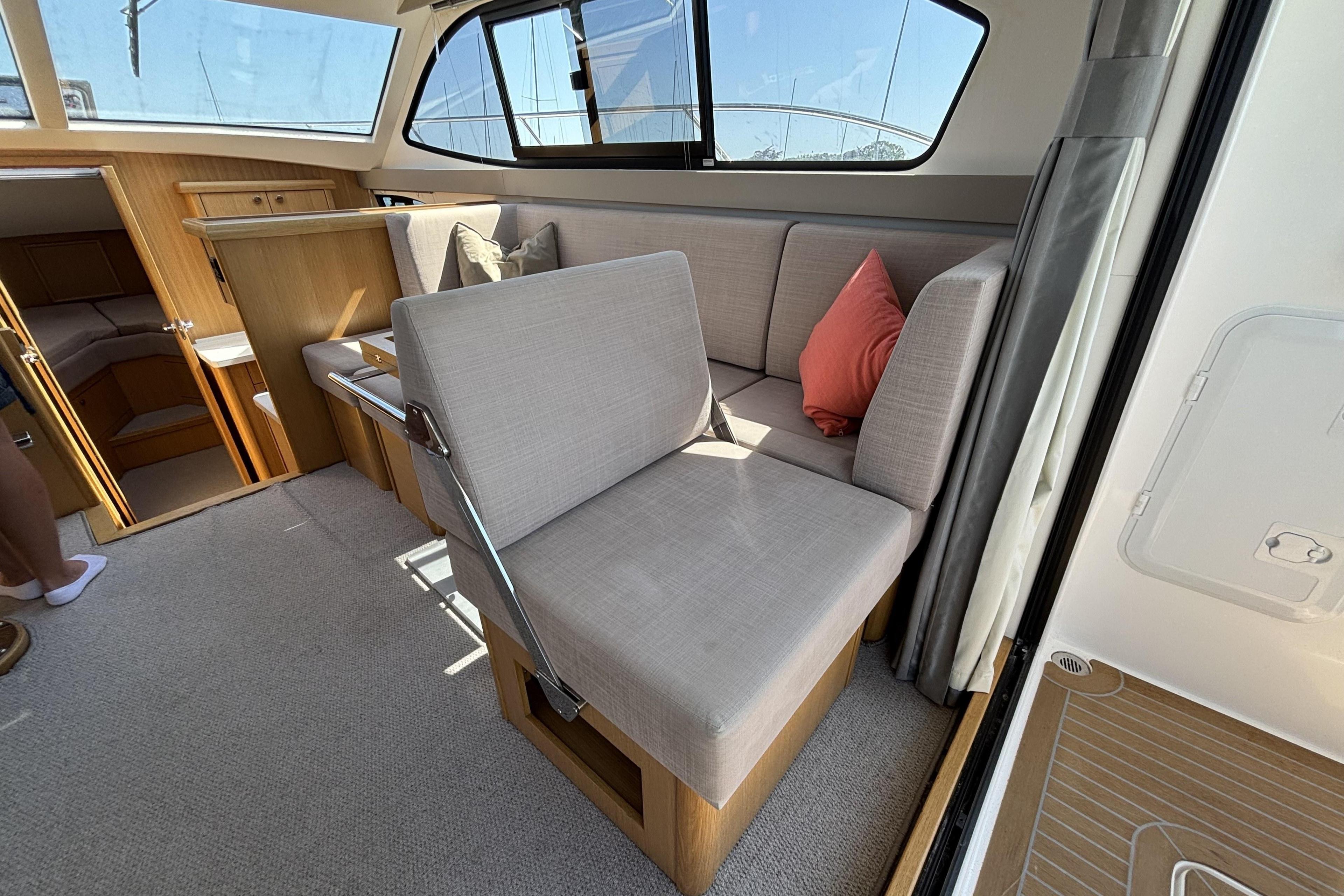 Haines 32 Offshore