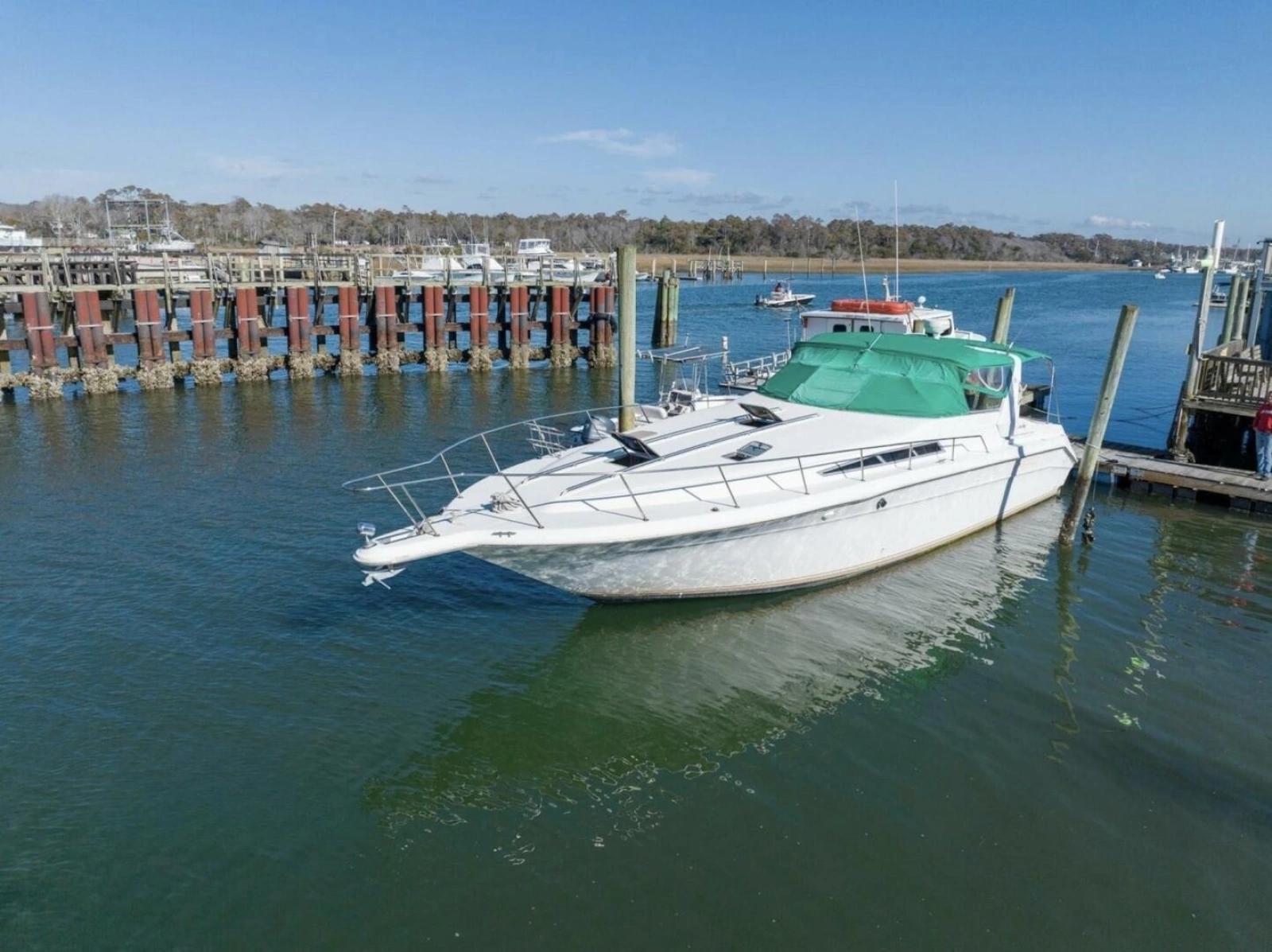 1990 Sea Ray 420 Sundancer for sale in Smith Mountain Lake, Virginia, United States