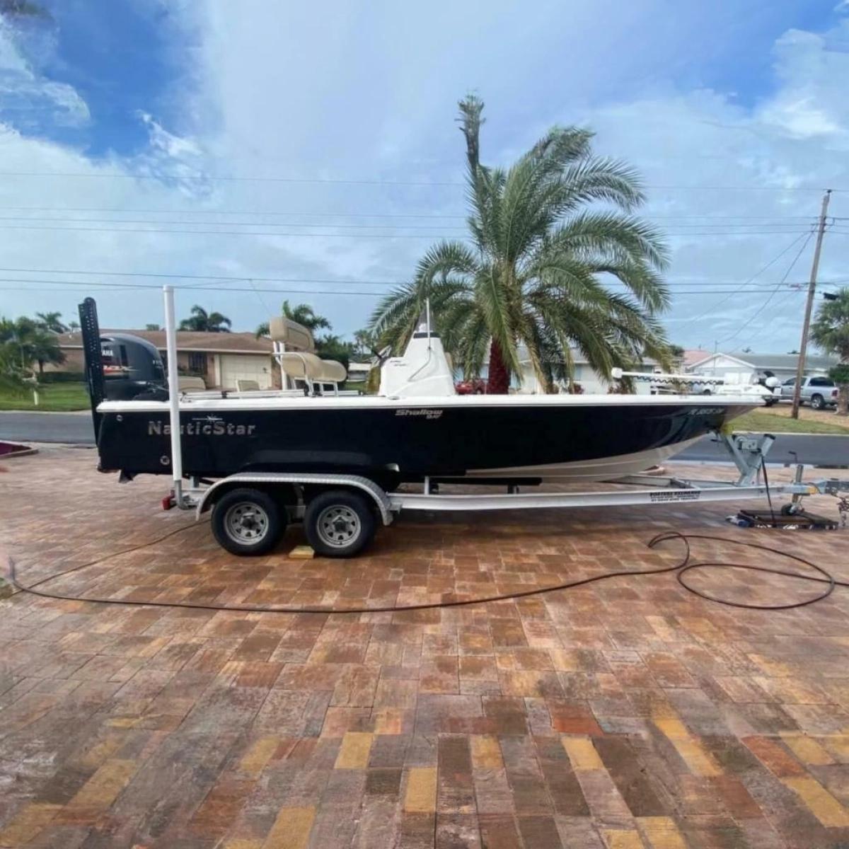 NauticStar 2140 Sport Shallow Bay