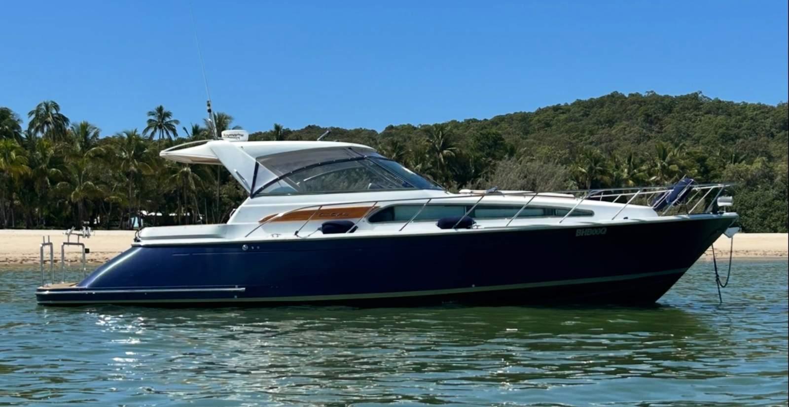 2004 Chris-Craft Roamer 43 Heritage Edition for sale in Lying Keppel Bay Marina, Yeppoon QLD